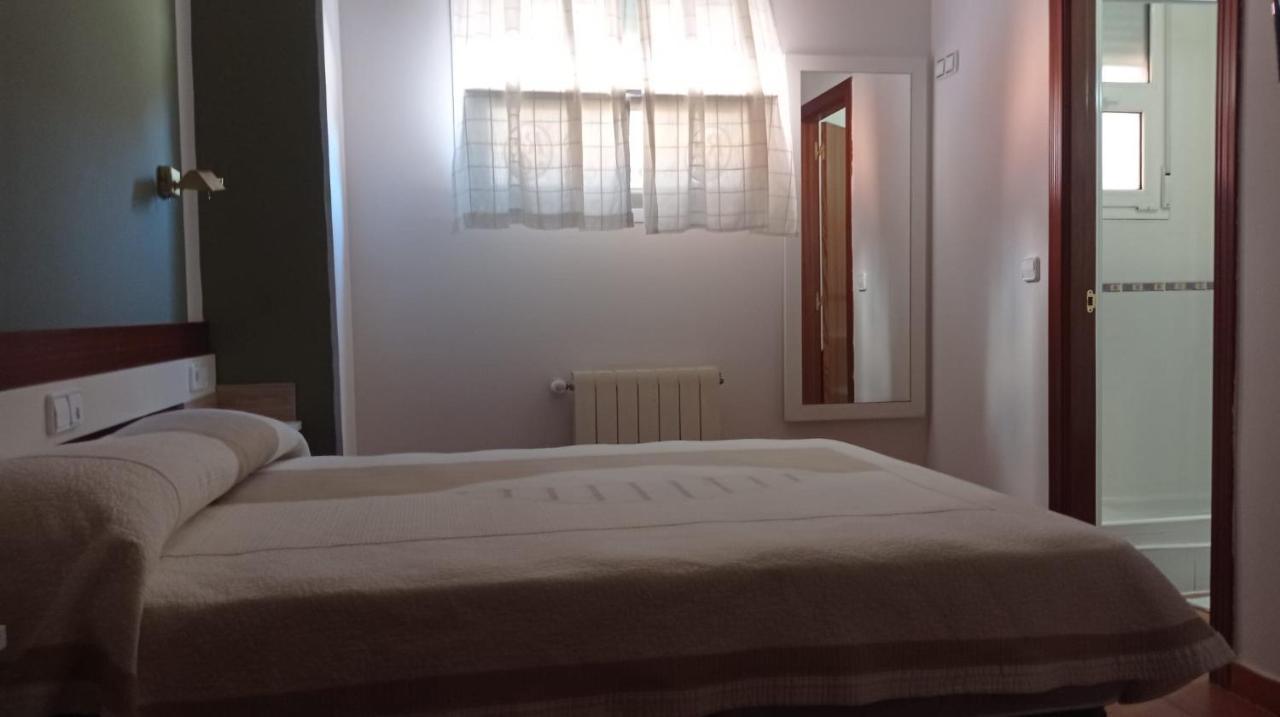 Alojamiento Numancia Pension Burgo Buitenkant foto