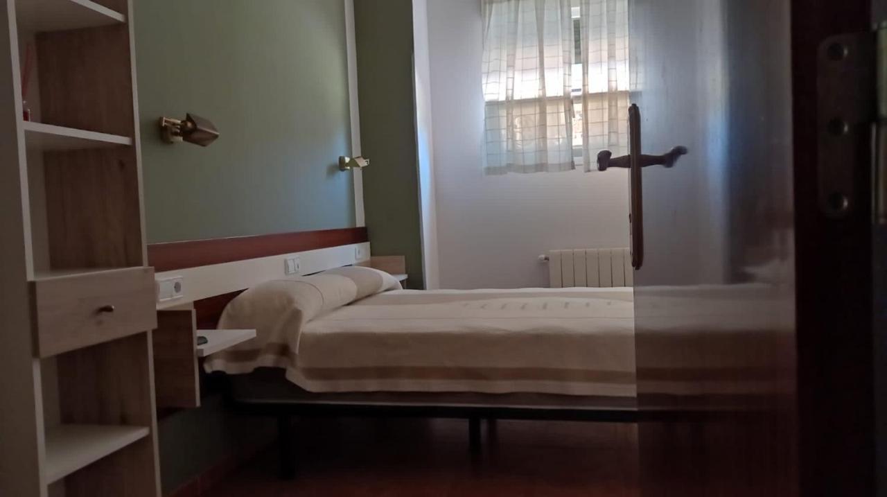 Alojamiento Numancia Pension Burgo Buitenkant foto
